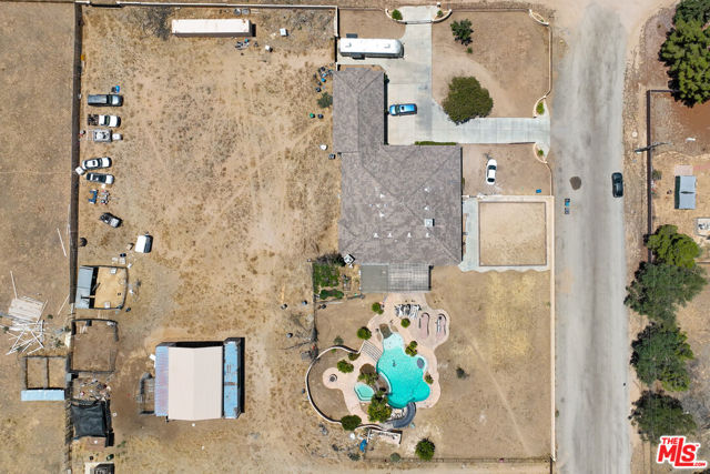 42094 W 21st Street, Lancaster CA: https://media.crmls.org/mediaz/b9f5356c-3527-4bc6-b48f-eededa3302db.jpg