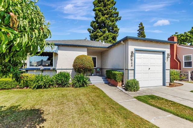 564 Irving Avenue, San Jose CA: https://media.crmls.org/mediaz/b9f57666-219d-4ae8-ad7f-af65a181895b.jpg