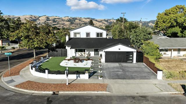 3284 Denton Way, San Jose CA: https://media.crmls.org/mediaz/b9f5b3cb-10a0-463e-ac2f-62d31e9ce2fa.jpg