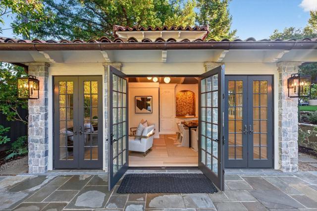 729 Chiltern Road, Hillsborough CA: https://media.crmls.org/mediaz/b9f5c016-7baa-4b28-8615-d7f9964cfdf1.jpg