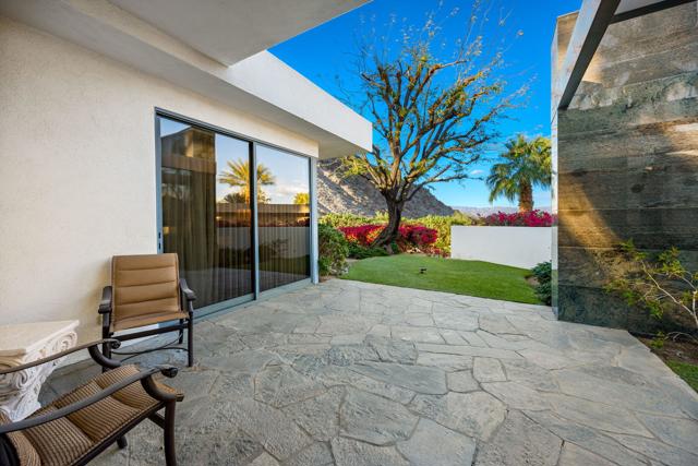 79235 Tom Fazio N Lane, La Quinta CA: https://media.crmls.org/mediaz/b9f5f094-f14f-4fd1-afe2-0924075ed8cf.jpg