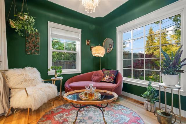 15415 Winchester Boulevard, Monte Sereno CA: https://media.crmls.org/mediaz/b9f7ff4f-09ee-469a-97d5-b7dbbede085c.jpg