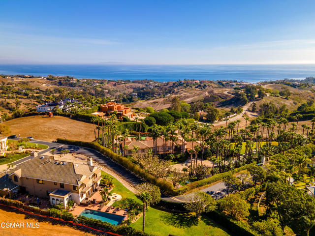 5810 Zumirez Drive, Malibu CA: https://media.crmls.org/mediaz/b9f88b14-168c-43ae-a8a6-09a20beeaae4.jpg