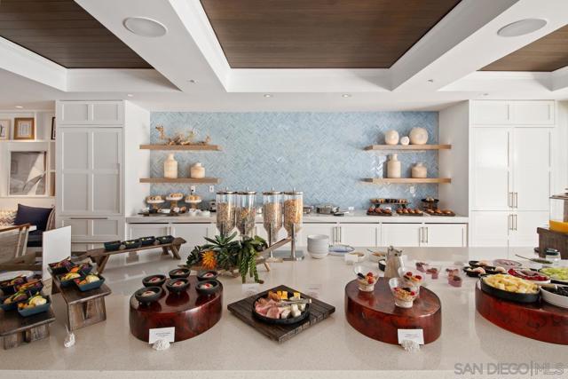 1500 Orange Ave, Coronado CA: https://media.crmls.org/mediaz/b9f92291-9f58-43b5-bc0a-32358d31fa3f.jpg