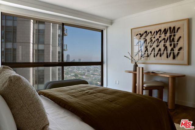 10790 Wilshire Boulevard, Los Angeles CA: https://media.crmls.org/mediaz/b9fa49b3-5d47-490f-bba3-8b1673da5c23.jpg