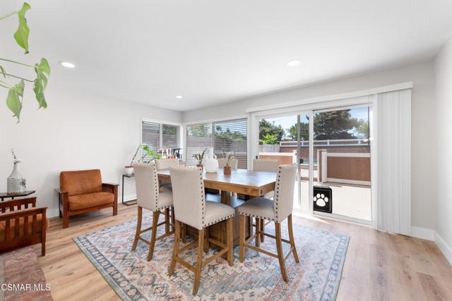 3268 Hilldale Avenue, Simi Valley CA: https://media.crmls.org/mediaz/b9fa4b7a-7ed6-4da4-bdc5-000a4a1f2b50.jpg