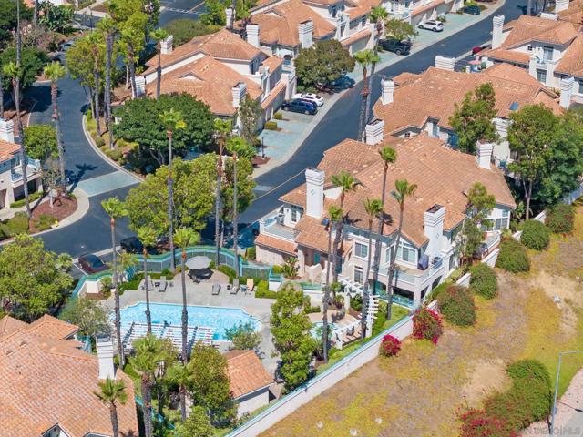 12662 Springbrook Dr, San Diego CA: https://media.crmls.org/mediaz/b9fa52b5-69da-4b25-8423-bec6f1272ce4.jpg