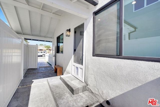 14642 Runnymede Street, Van Nuys CA: https://media.crmls.org/mediaz/b9faaedc-4a29-4433-8900-4f174b41742f.jpg