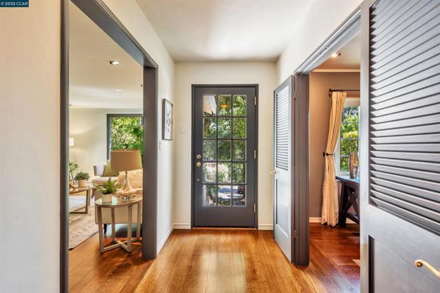 23 El Verano, Orinda CA: https://media.crmls.org/mediaz/b9fbebdc-f2c8-421b-9f44-3976f60b47df.jpg