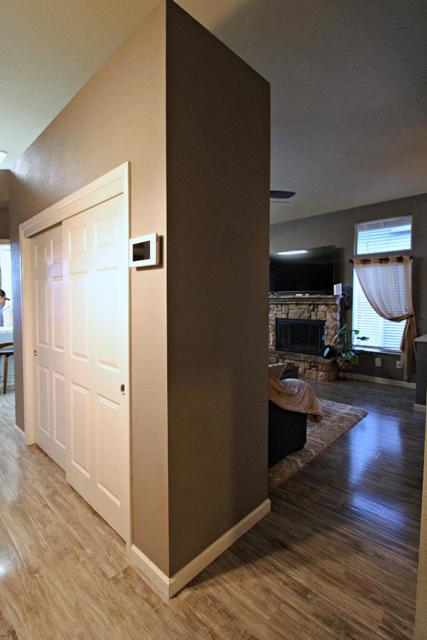 778 Mission Ridge Drive, Manteca CA: https://media.crmls.org/mediaz/b9fc52b7-db09-4b49-87de-9900deff5b68.jpg