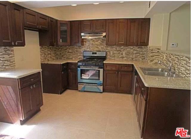 19610 SHERMAN Way, 14 photo 2