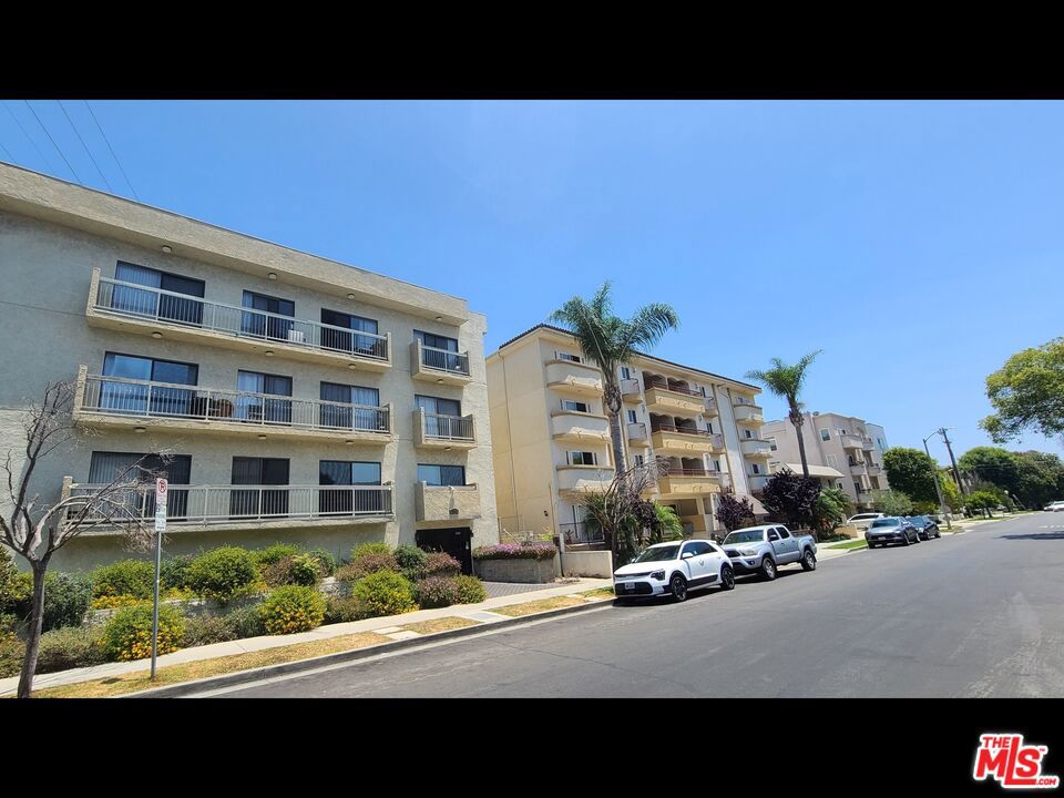 1818 Glendon Avenue #103