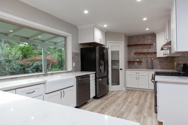 Image 4 of 24 For 4221 Vista Way
