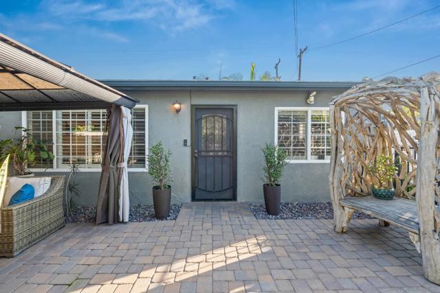 1733 Hornblend St, San Diego CA: https://media.crmls.org/mediaz/b9fe6324-6dcb-4566-b308-f024594e17fa.jpg