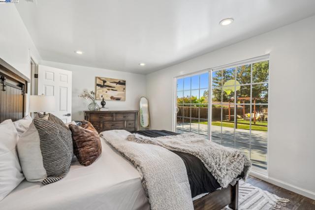 316 3Rd Ave S, Pleasant Hill CA: https://media.crmls.org/mediaz/b9fee10e-12ab-4ad8-91f1-ad53a97f22c6.jpg