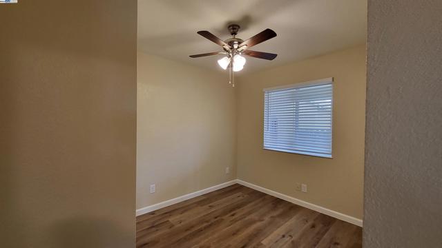 2137 Whitcomb Way, Modesto CA: https://media.crmls.org/mediaz/b9ff010a-5af8-434d-8cf0-18921329bf4c.jpg