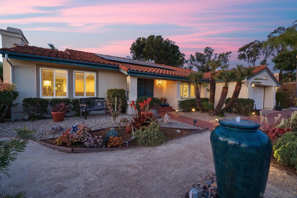 3543 Avenida Amorosa