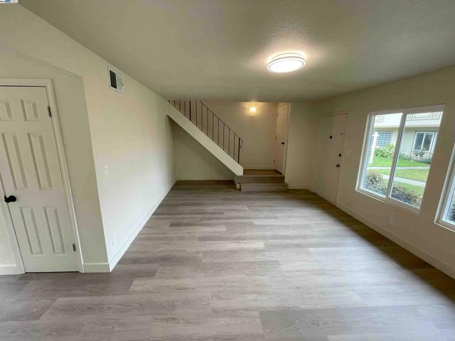 34552 Nantucket Cmn, Fremont CA: https://media.crmls.org/mediaz/b9ff3eab-397a-406e-84fc-324663b34978.jpg