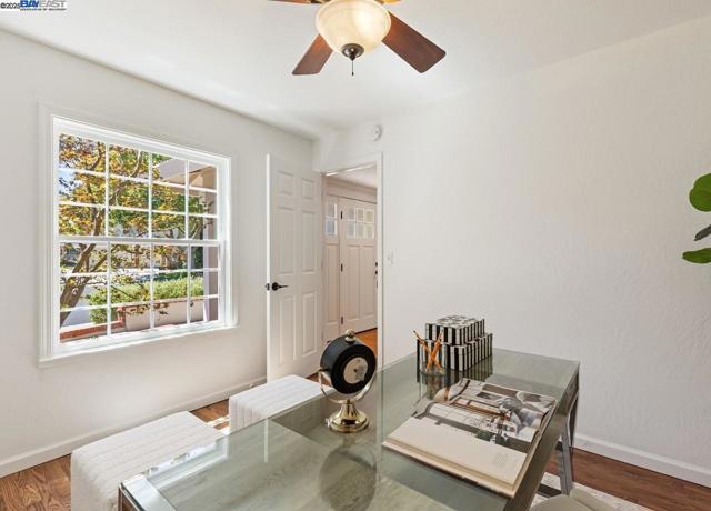 59 Arenas Ct, San Ramon CA: https://media.crmls.org/mediaz/ba000903-01ce-470f-bff1-c387d746b118.jpg