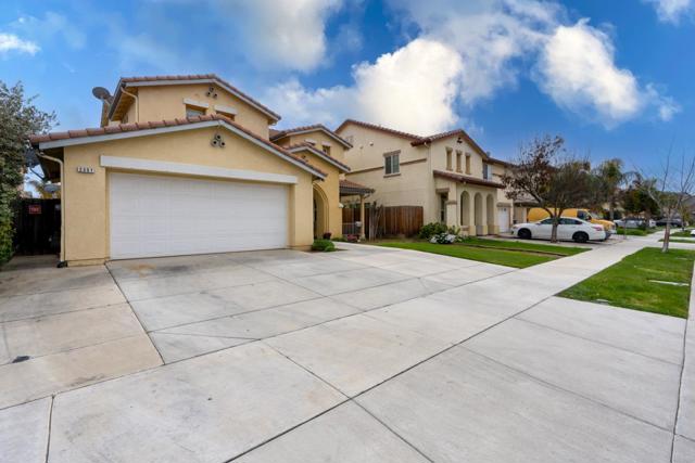 2357 N Rock Creek Drive, Los Banos CA: https://media.crmls.org/mediaz/ba00295b-49ab-4ceb-87ac-bab5ab9bd937.jpg