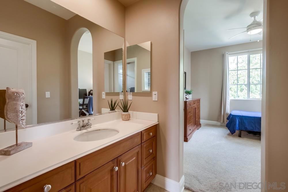 MLS #250025773SD img 43