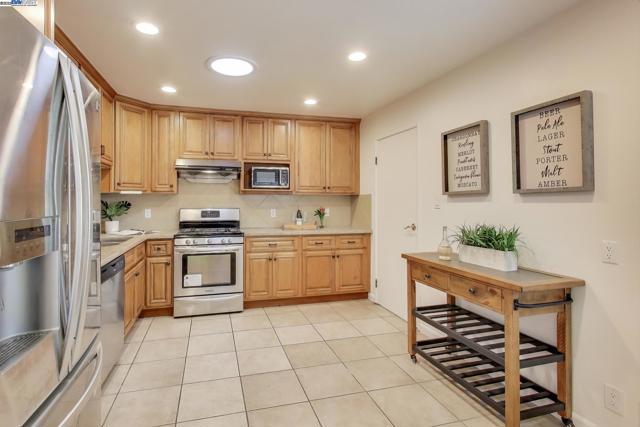 Image 10 of 37 For 15535 Sedgeman St