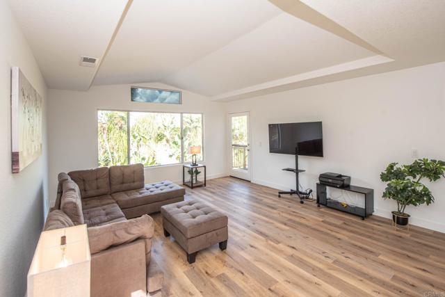 Image 16 of 39 For 1348 Gilmore Pl
