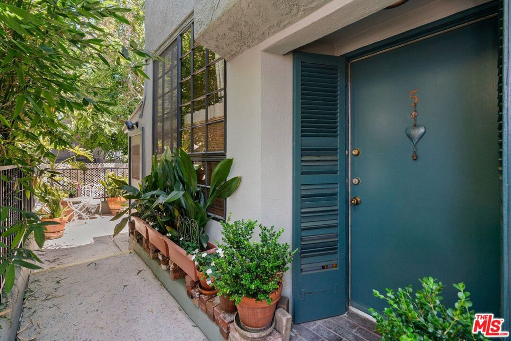 800 Westmount Drive #5