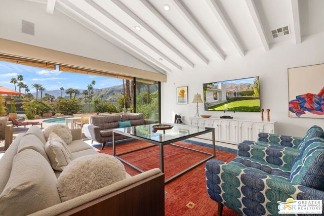 Image 28 of 57 For 311 Via Sol  