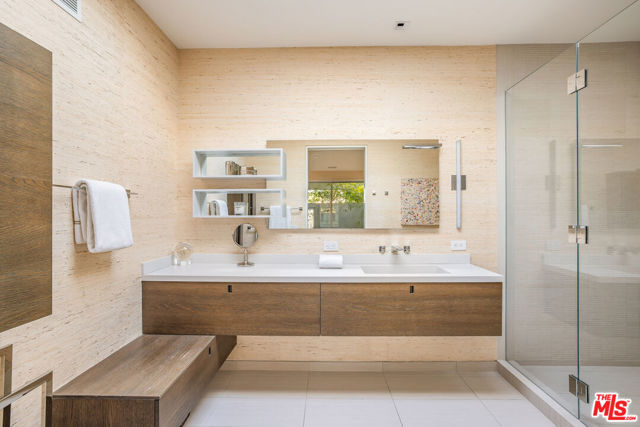 1645 Carla, Beverly Hills CA: https://media.crmls.org/mediaz/ba01a1aa-7460-42ae-93cf-a0bf3bb2d19a.jpg