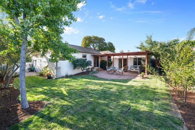 1080 8th Avenue, Redwood City CA: https://media.crmls.org/mediaz/ba01bf72-f92c-47e3-a22d-cec09262d2ce.jpg