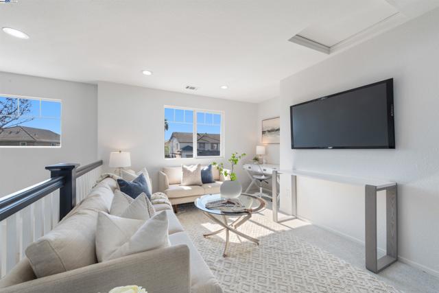 4667 Myrtle Dr, Dublin CA: https://media.crmls.org/mediaz/ba01dba1-6ef9-43df-b639-db1ea07b21e9.jpg