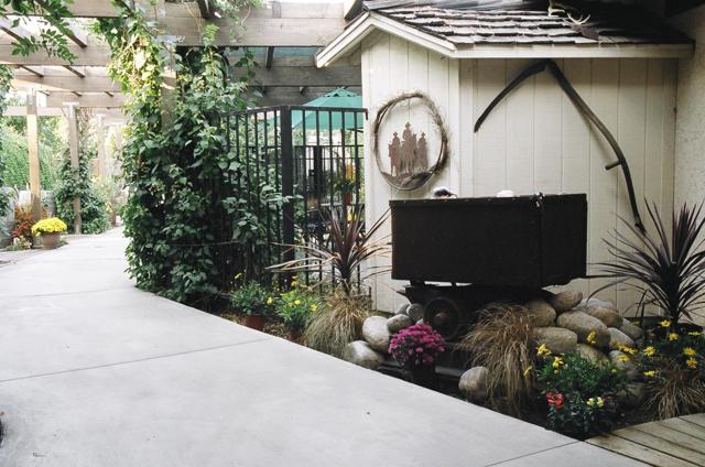 1642 W 27th Street, San Bernardino CA: https://media.crmls.org/mediaz/ba01e70e-c2ab-4e43-8ffa-88ff741eb611.jpg