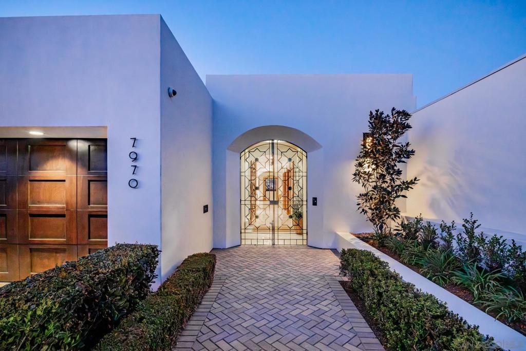 7970 Roseland Dr - photo 4