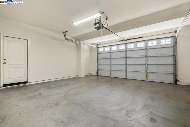 670 W Privado Way, Mountain House CA: https://media.crmls.org/mediaz/ba02b4f9-bcf5-456f-94f7-79be4db451b9.jpg