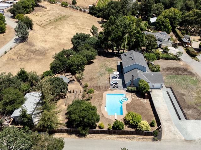 7565 Tierra Sombra Court, San Jose CA: https://media.crmls.org/mediaz/ba031c0d-9d65-4f1d-b51b-1b41c9ca4b6c.jpg