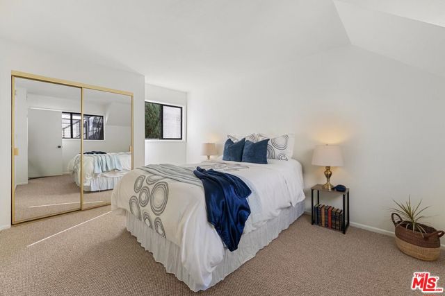 1119 23rd Street, Santa Monica CA: https://media.crmls.org/mediaz/ba034a08-c5f4-426a-9cda-ef3891f638a5.jpg