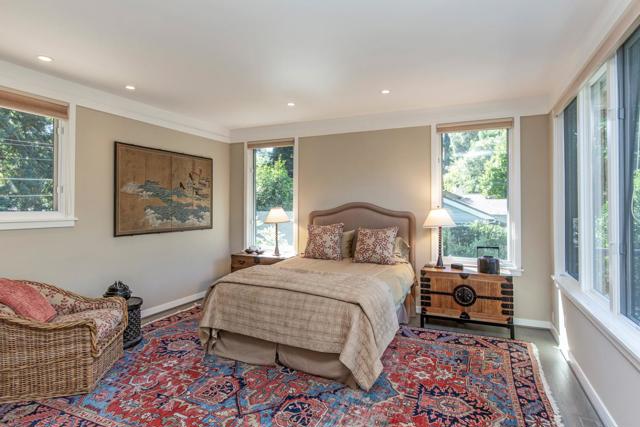135 Wyndham Drive, Portola Valley CA: https://media.crmls.org/mediaz/ba0352b3-9c03-4637-95cd-c34e2ce373df.jpg