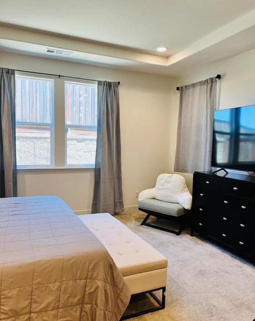 2051 White Oak Drive, Hollister CA: https://media.crmls.org/mediaz/ba038f6d-cfc9-4277-a449-541a31c487dc.jpg