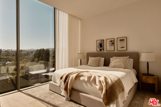 8899 Beverly Boulevard, West Hollywood CA: https://media.crmls.org/mediaz/ba03fe28-e166-4c7a-bd2d-36cb1fea33b4.jpg
