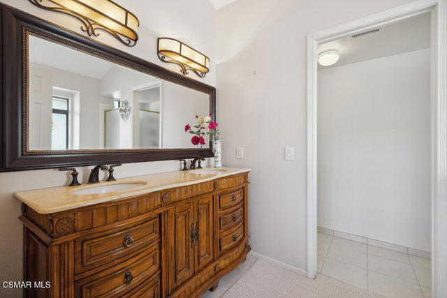 6690 Oak Springs Drive, Oak Park CA: https://media.crmls.org/mediaz/ba0401b5-9a53-4b29-b31a-b67ed6520335.jpg