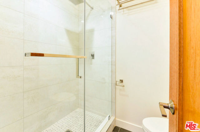 2341 Beach Avenue, Venice CA: https://media.crmls.org/mediaz/ba0435eb-1602-4ab5-b25e-ce9f6bbc7d59.jpg