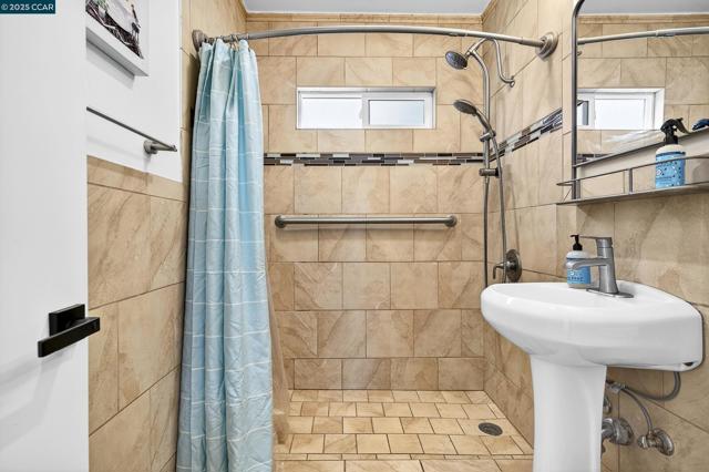 5774 Friar Ct, El Sobrante CA: https://media.crmls.org/mediaz/ba0485ff-443f-44a2-87ed-1afd35e7ea56.jpg