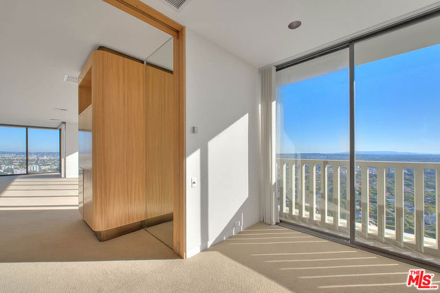 9255 Doheny Road, West Hollywood CA: https://media.crmls.org/mediaz/ba049621-2e7d-484f-81ca-b62dbc5cdc99.jpg