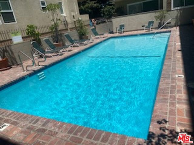 10707 Camarillo Street, 309 photo 5