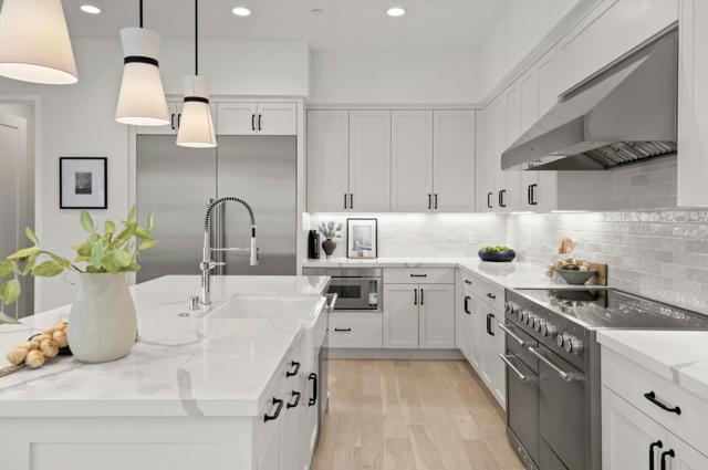 3070 Sterling Way, Redwood City CA: https://media.crmls.org/mediaz/ba061520-2fe0-40d1-a20b-736e6d0f1432.jpg