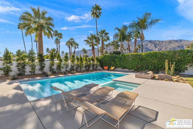 695 N Camino Real, Palm Springs CA: https://media.crmls.org/mediaz/ba064e98-2515-4e04-b4d7-50cf0697c7cf.jpg
