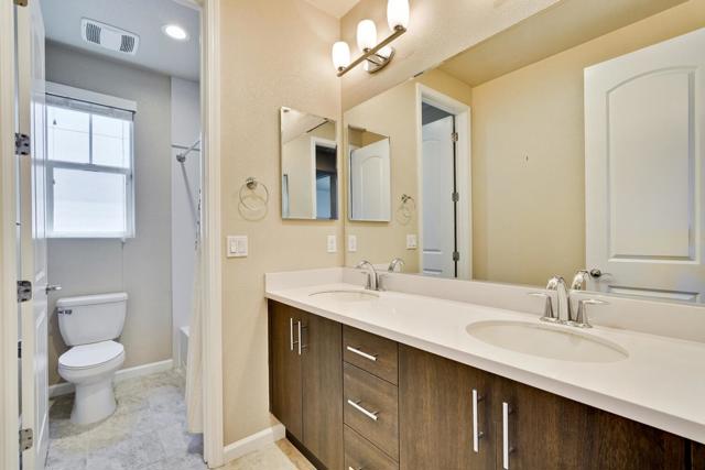 867 Maple Place, East Palo Alto CA: https://media.crmls.org/mediaz/ba06c194-9b88-4975-ad71-493d91b8a063.jpg