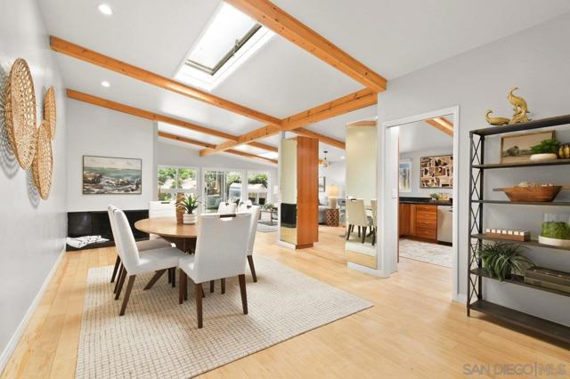 3559 Larga Circle, San Diego CA: https://media.crmls.org/mediaz/ba06fd17-1322-442a-8f76-4a3e8db0a4dc.jpg