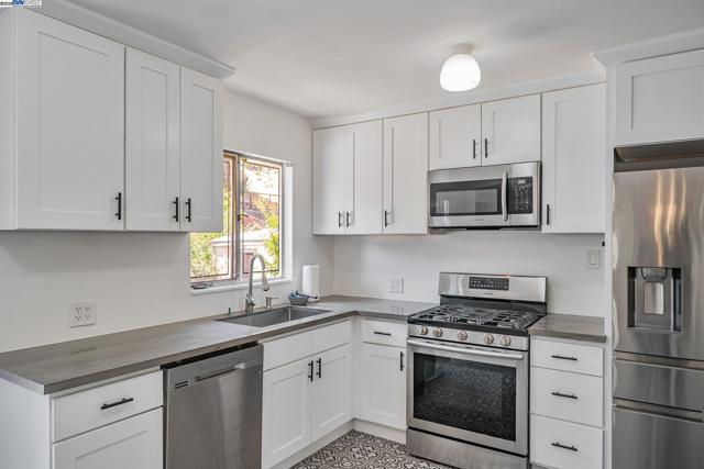126 Kilkare Rd, Sunol CA: https://media.crmls.org/mediaz/ba07a02f-12a3-4bf1-9188-aa07f8440bdc.jpg
